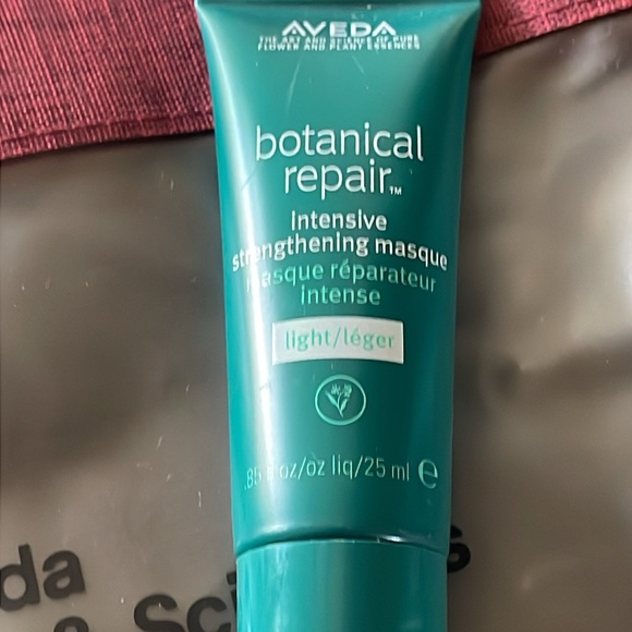 Aveda Cosmetic Bag with 5 Botanical Repair products (Travel Size) - Picture 6 of 7